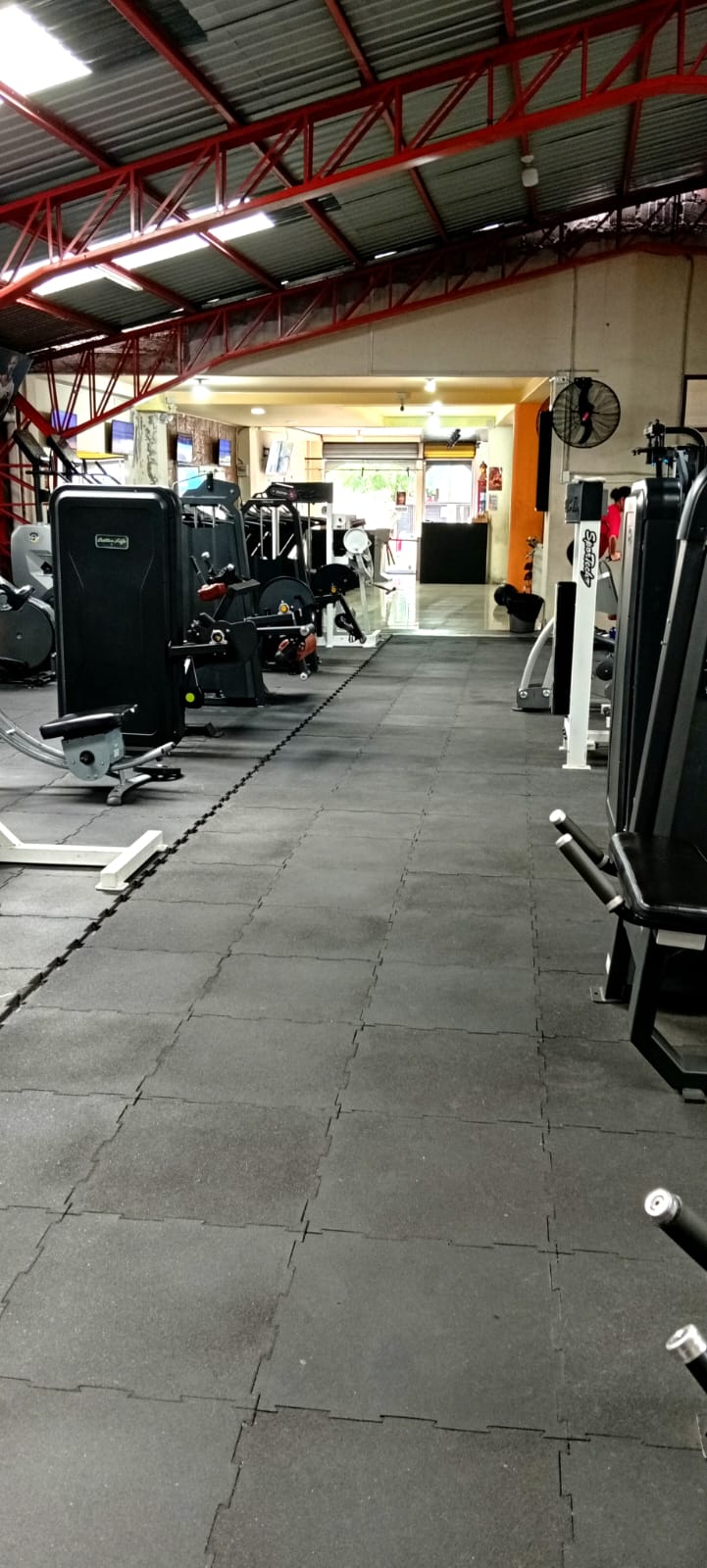 Instalaciones y equipos de Xtreme Group Gym