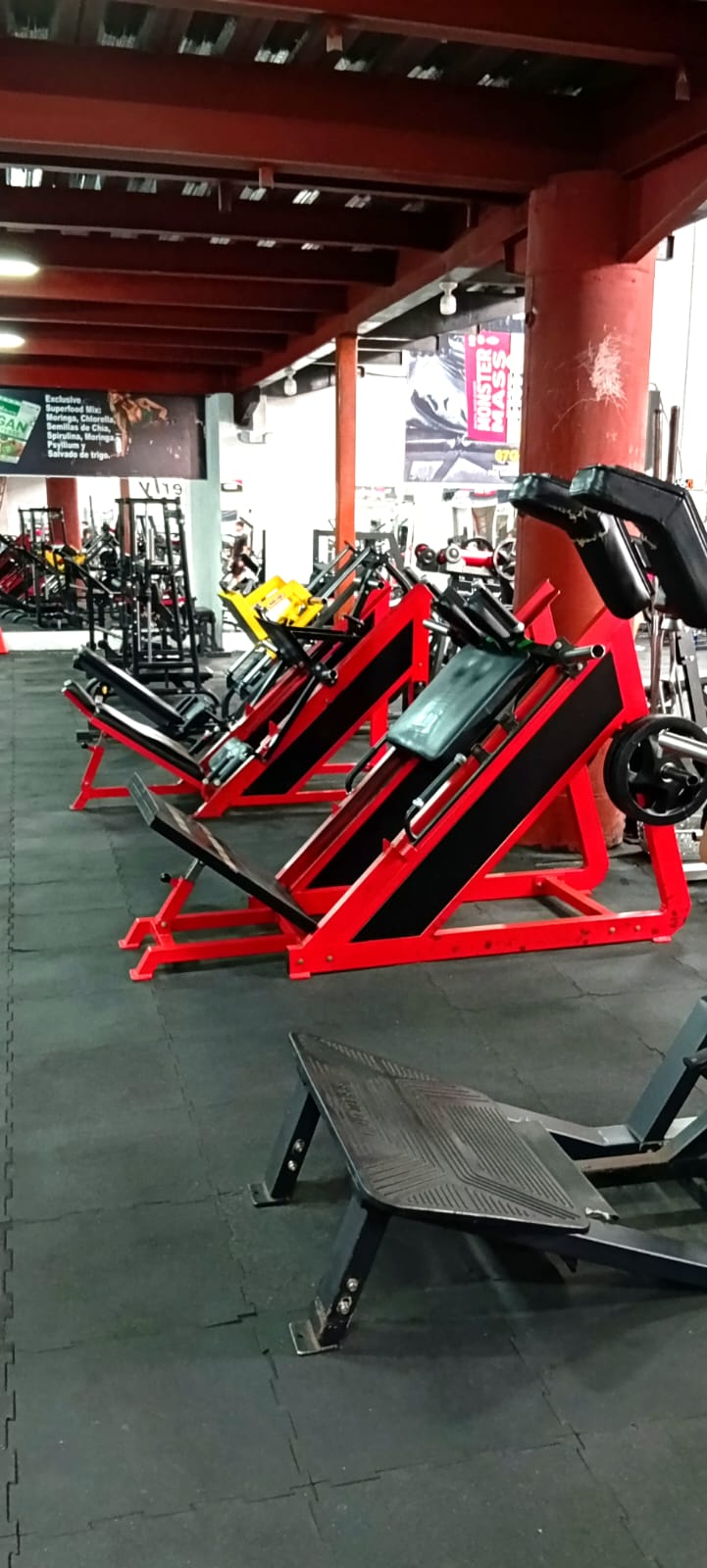 Área de musculación de Xtrema Gym